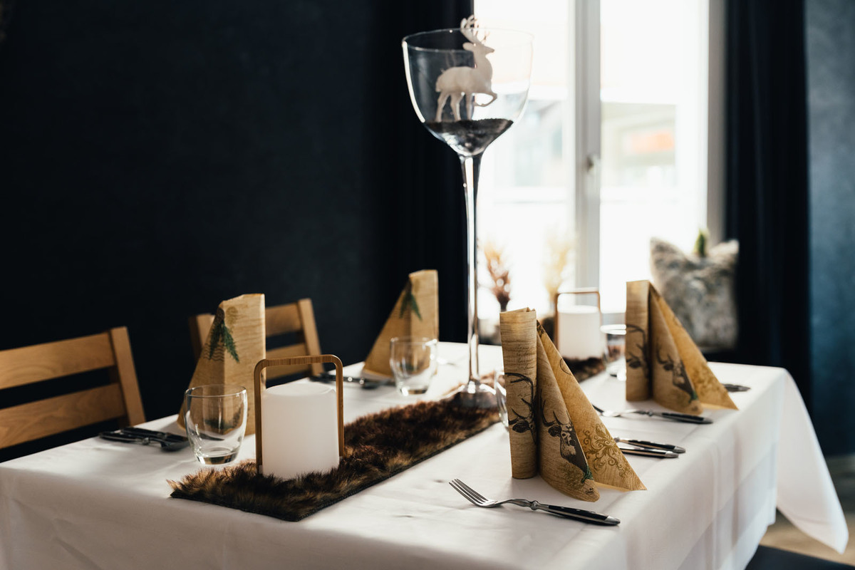 Winterlich gedeckter Tisch im B14